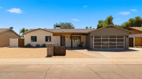 2839 E Sierra St, Phoenix, AZ 85028