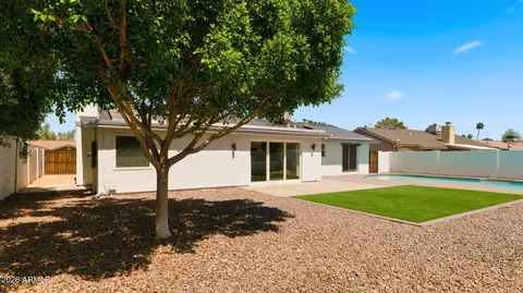 Exterior - 2839 E Sierra St, Phoenix, AZ 85028 photo 10 of 16