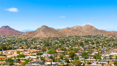 View/Area - 2839 E Sierra St, Phoenix, AZ 85028 photo 5 of 5