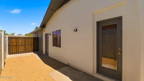 Exterior - 2839 E Sierra St, Phoenix, AZ 85028 photo 11 of 16