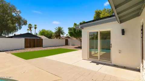Exterior - 2839 E Sierra St, Phoenix, AZ 85028 photo 14 of 16