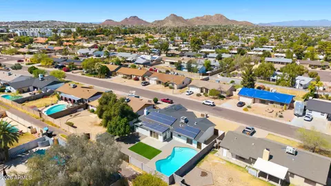View/Area - 2839 E Sierra St, Phoenix, AZ 85028 photo 4 of 5