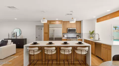 Kitchen - 2839 E Sierra St, Phoenix, AZ 85028 photo 3 of 5