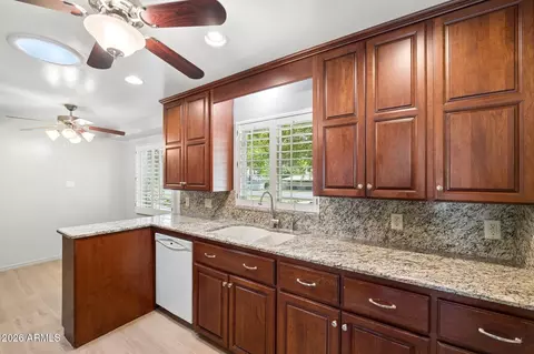 4902 E Osborn Rd, Phoenix, AZ 85018 photo 12