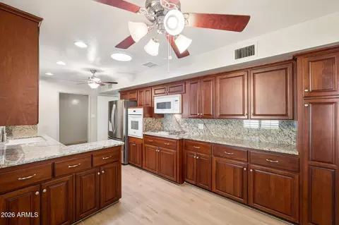 4902 E Osborn Rd, Phoenix, AZ 85018 photo 13