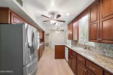 4902 E Osborn Rd, Phoenix, AZ 85018 photo 15