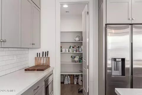 Kitchen - 3746 Earll Dr, Phoenix, AZ 85018 photo 2 of 4