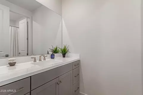 Bath - 3746 Earll Dr, Phoenix, AZ 85018 photo 1 of 5