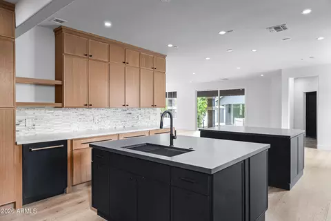 Kitchen - 2974 E Camellia Dr, Gilbert, AZ 85296 photo 5 of 11