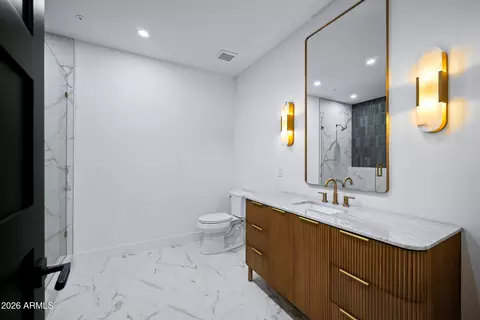 Bath - 2974 E Camellia Dr, Gilbert, AZ 85296 photo 3 of 10