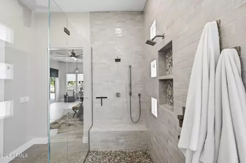 Bath - 4040 E Mclellan Rd #16, Mesa, AZ 85205 photo 4 of 8