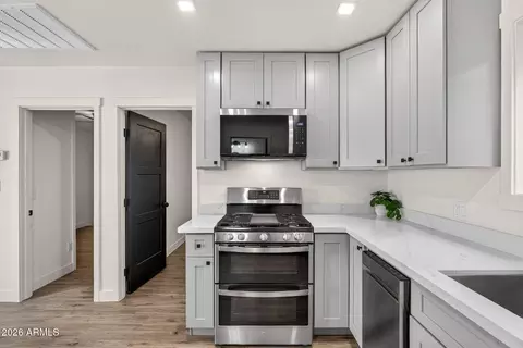 Kitchen - 1324 E Hall St, Tempe, AZ 85281 photo 9 of 11