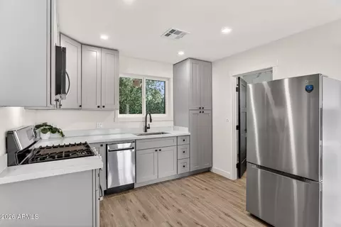 Kitchen - 1324 E Hall St, Tempe, AZ 85281 photo 7 of 11