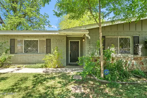 Exterior - 1022 W Las Palmaritas Dr, Phoenix, AZ 85021 photo 3 of 9