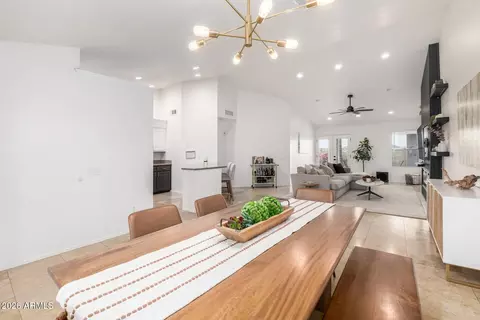 Dining - 1514 E Le Marche Ave, Phoenix, AZ 85022 photo 2 of 2