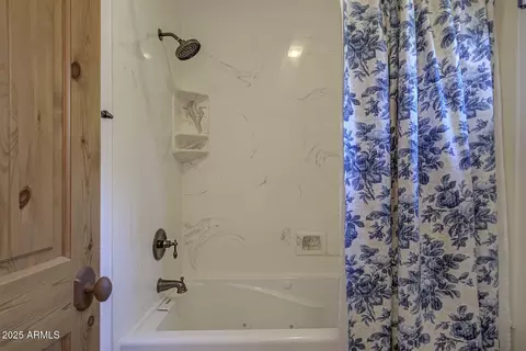 Bath - 4037 W Sage Ct, Pine, AZ 85544 photo 2 of 5
