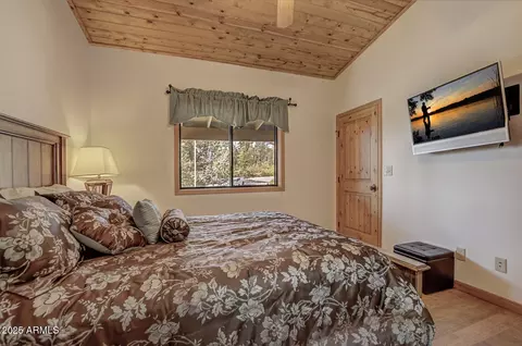 Bedroom - 4037 W Sage Ct, Pine, AZ 85544 photo 4 of 10