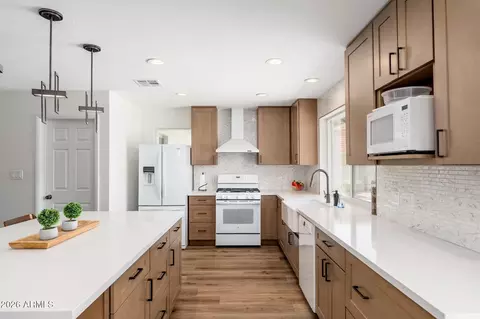 2426 E Sahuaro Dr, Phoenix, AZ 85028
