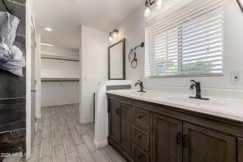 Bath - 136 E Palmcroft Dr, Tempe, AZ 85282 photo 2 of 5