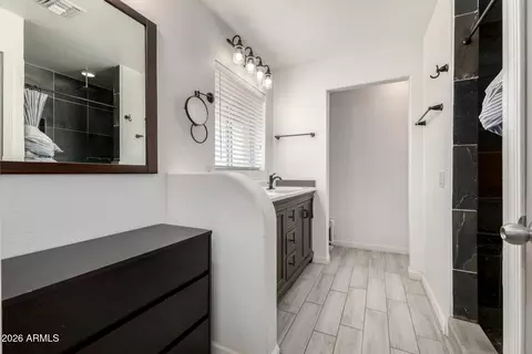 Bath - 136 E Palmcroft Dr, Tempe, AZ 85282 photo 1 of 5