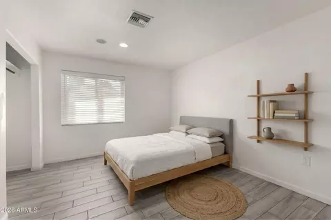 Bedroom - 136 E Palmcroft Dr, Tempe, AZ 85282 photo 3 of 4