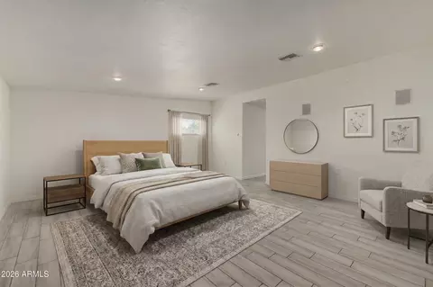 Bedroom - 136 E Palmcroft Dr, Tempe, AZ 85282 photo 1 of 4