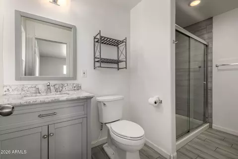 Bath - 136 E Palmcroft Dr, Tempe, AZ 85282 photo 3 of 5