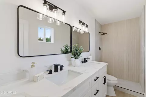 2211 W Windrose Dr, Phoenix, AZ 85029 photo 8