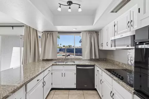 Kitchen - 4423 W Keating Cir, Glendale, AZ 85308 photo 4 of 8