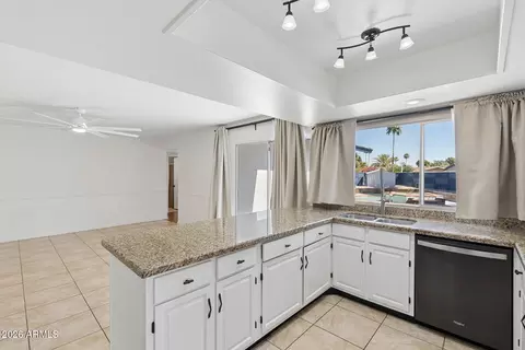 Kitchen - 4423 W Keating Cir, Glendale, AZ 85308 photo 3 of 8