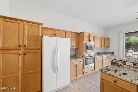 Kitchen - 4418 E Jaeger Rd, Phoenix, AZ 85050 photo 5 of 5