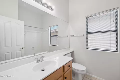 Bath - 4418 E Jaeger Rd, Phoenix, AZ 85050 photo 3 of 4
