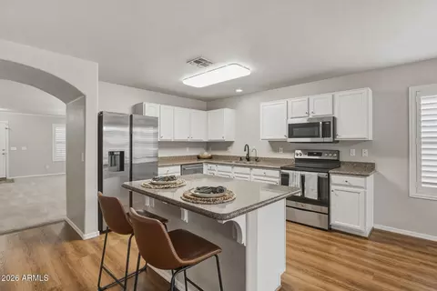 Kitchen - 873 E Saratoga St, Gilbert, AZ 85296 photo 3 of 5