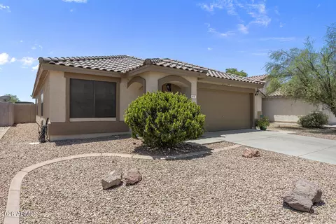 Exterior - 873 E Saratoga St, Gilbert, AZ 85296 photo 3 of 9