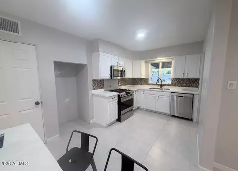 Kitchen - 2332 E Flower St, Phoenix, AZ 85016 photo 1 of 2