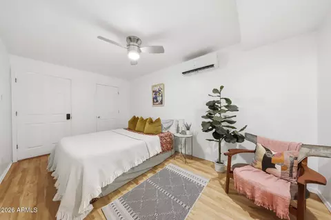 Bedroom - 1555 E Cheery Lynn Rd, Phoenix, AZ 85014 photo 6 of 6