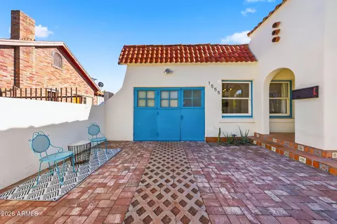 Exterior - 1555 E Cheery Lynn Rd, Phoenix, AZ 85014 photo 6 of 10