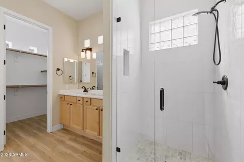 Bath - 6535 N 14th Pl, Phoenix, AZ 85014 photo 2 of 3