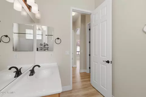 Bath - 6535 N 14th Pl, Phoenix, AZ 85014 photo 3 of 3