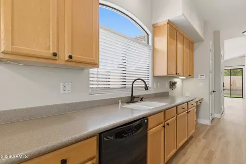 Entry Way - 6535 N 14th Pl, Phoenix, AZ 85014 photo 1 of 3