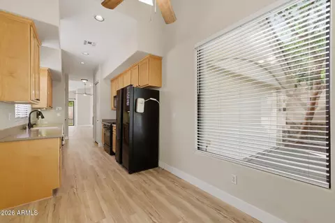 Entry Way - 6535 N 14th Pl, Phoenix, AZ 85014 photo 2 of 3