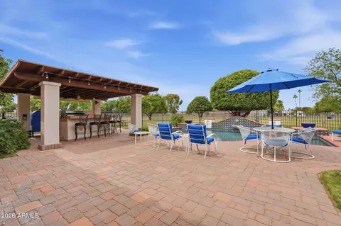 Exterior - 332 E Harrison St, Gilbert, AZ 85295 photo 6 of 21