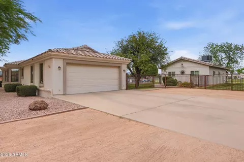 Exterior - 332 E Harrison St, Gilbert, AZ 85295 photo 2 of 21