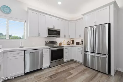 Kitchen - 332 E Harrison St, Gilbert, AZ 85295 photo 8 of 10
