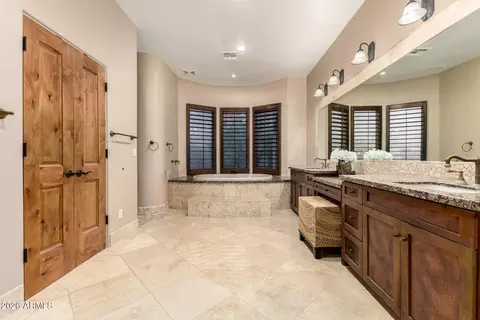 Bath - 9515 E Julep Cir, Mesa, AZ 85207 photo 2 of 4