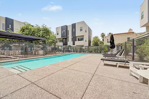 Exterior - 325 E Coronado Rd #20, Phoenix, AZ 85004 photo 8 of 9