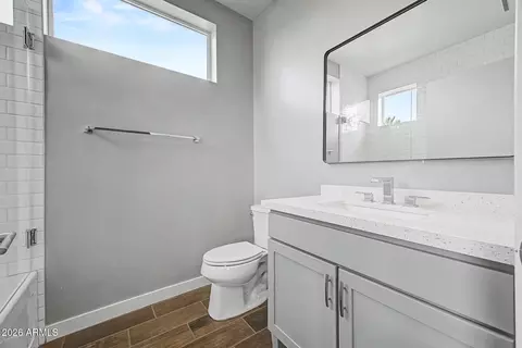 Bath - 325 E Coronado Rd #20, Phoenix, AZ 85004 photo 3 of 3