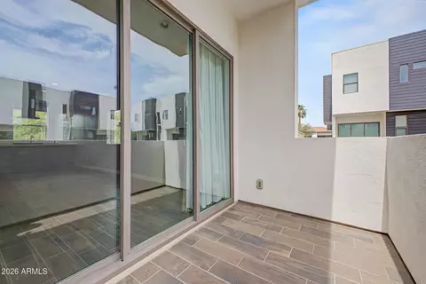 Exterior - 325 E Coronado Rd #20, Phoenix, AZ 85004 photo 2 of 9