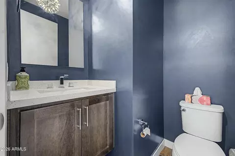 Bath - 325 E Coronado Rd #20, Phoenix, AZ 85004 photo 1 of 3