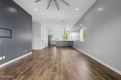 Living - 325 E Coronado Rd #20, Phoenix, AZ 85004 photo 3 of 6